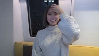 Candice dare渴望大黑屌邻居和他的朋友撑破她的骚后穴